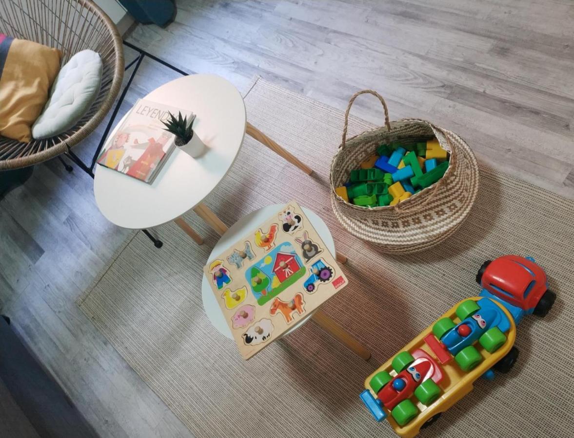 Roommy Леон Екстериор снимка